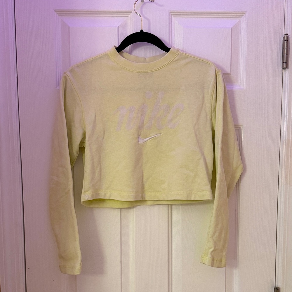Nike Pale Yellow Cropped Sweatshirt